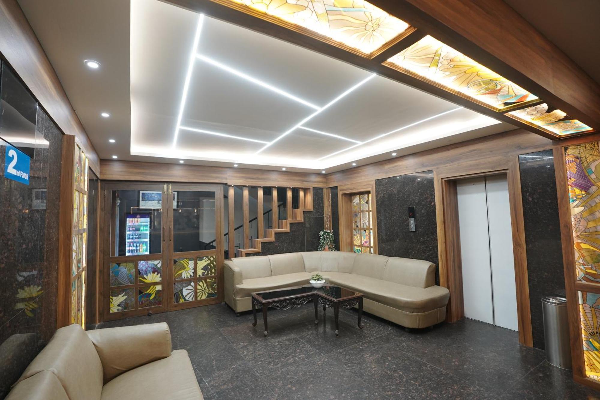 Luciya International Mysore Εξωτερικό φωτογραφία